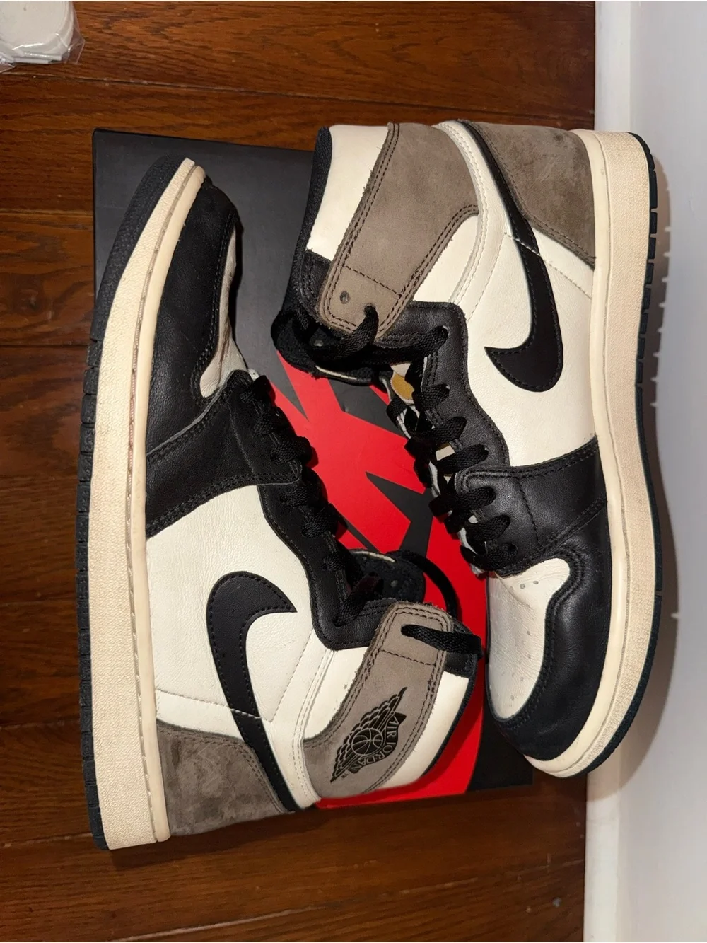 Nike Air Jordan 1 High “Mocha” Size 10.5M - Fast Shipping!